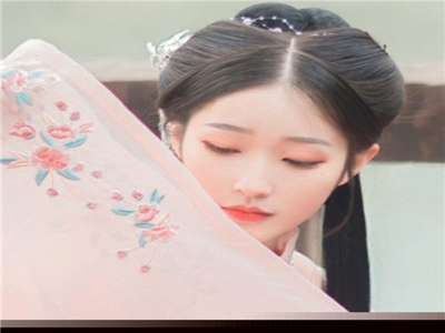 男生女生插插插,科技健身新潮流，智能设备助力健康生活-2